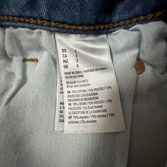 American Eagle ~ Super Stretch Denim Cutoff Shorts ~ size 2 - Picture 8 of 8